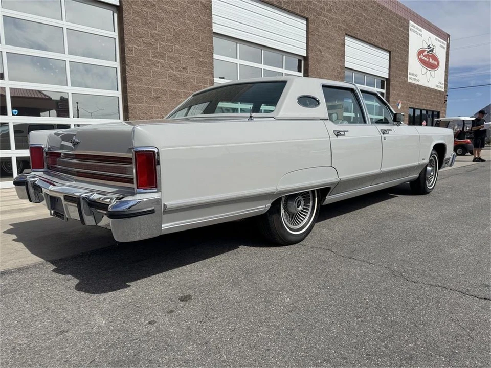 1977 Lincoln Continental 5th Gen - Image 5 of 31