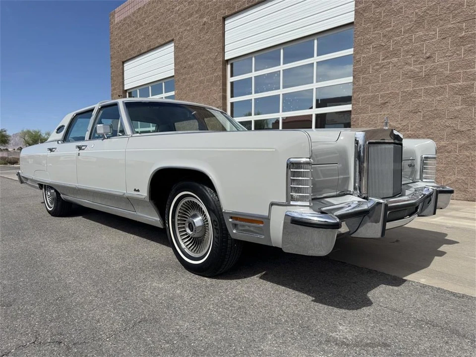 1977 Lincoln Continental 5th Gen - Image 2 of 31