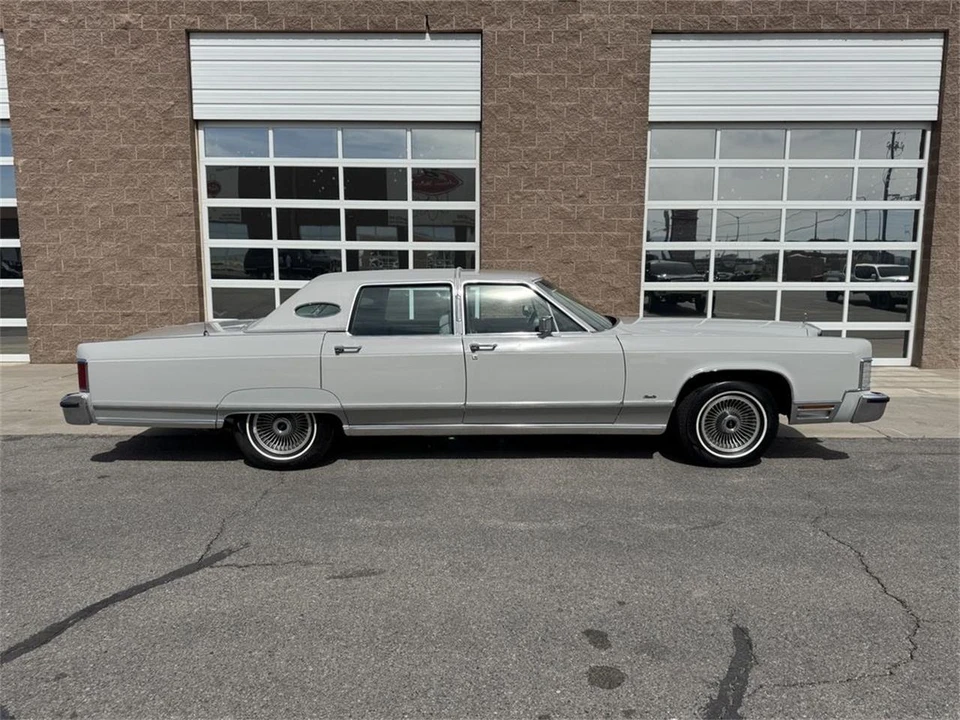 1977 Lincoln Continental 5th Gen - Image 3 of 31