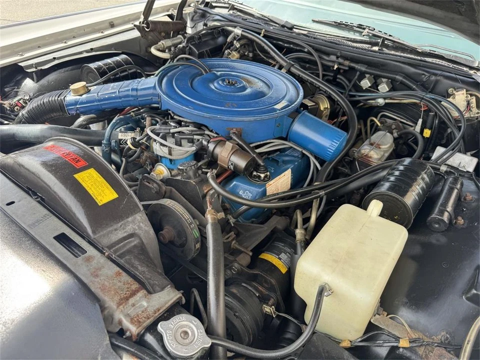 1977 Lincoln Continental 5th Gen - Image 24 of 31