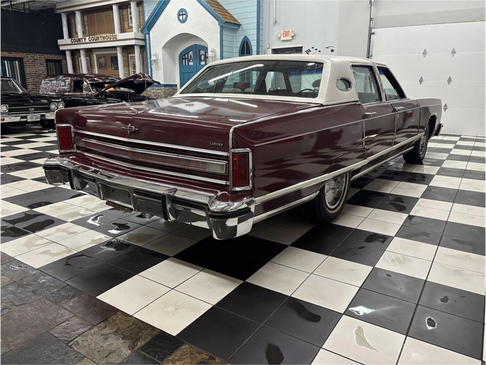 1977 Lincoln Continental 5th Gen - Image 19 of 31