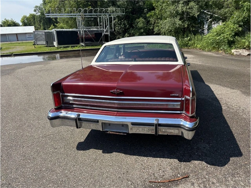 1977 Lincoln Continental 5th Gen - Image 14 of 31