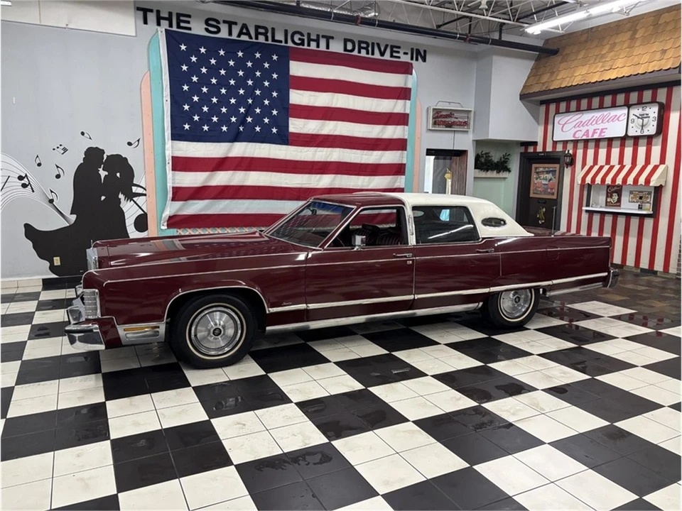 1977 Lincoln Continental 5th Gen - Image 16 of 31
