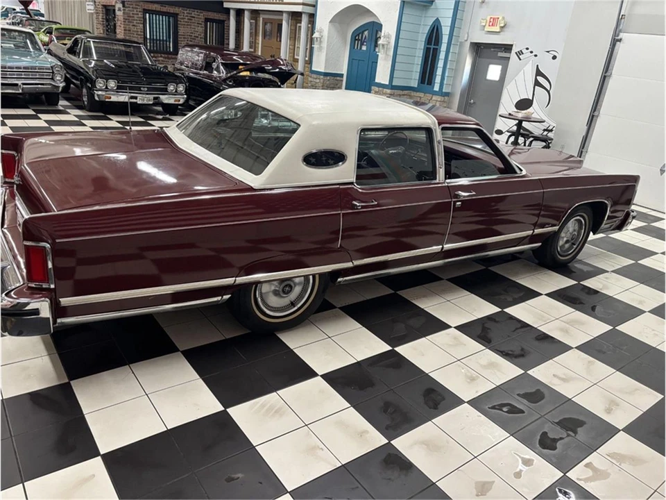 1977 Lincoln Continental 5th Gen - Image 20 of 31
