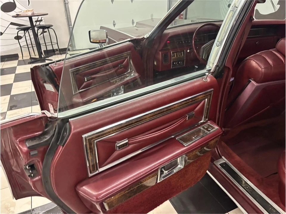 1977 Lincoln Continental 5th Gen - Image 30 of 31
