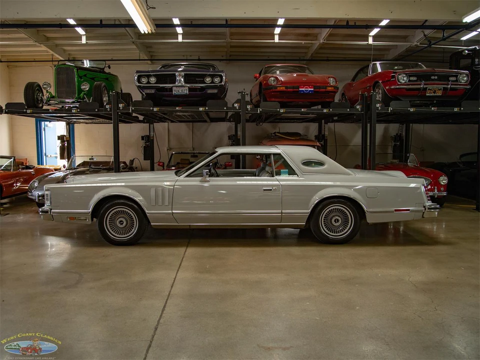 1977 Lincoln Continental 5th Gen - Image 6 of 31