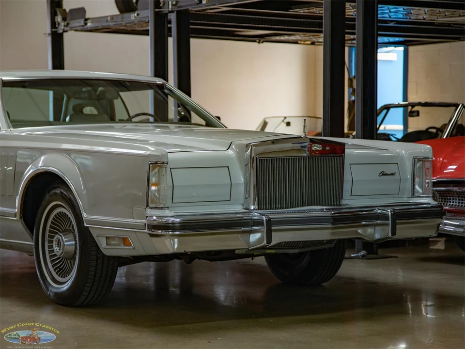 1977 Lincoln Continental 5th Gen - Image 12 of 31