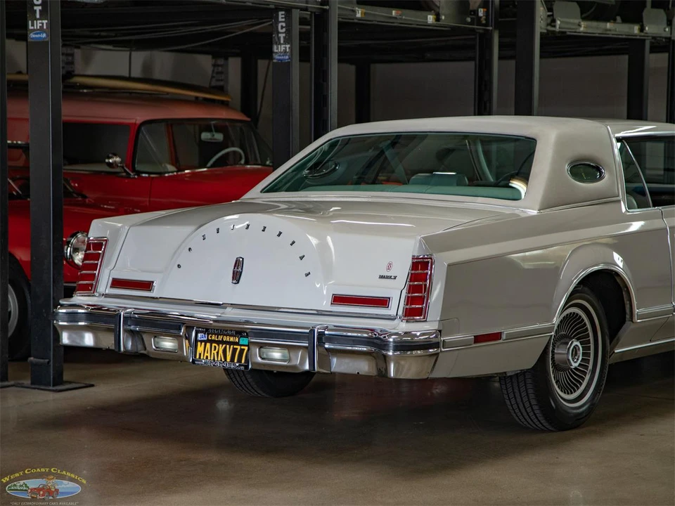 1977 Lincoln Continental 5th Gen - Image 25 of 31