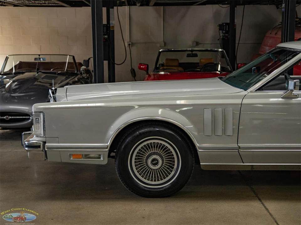 1977 Lincoln Continental 5th Gen - Image 5 of 31