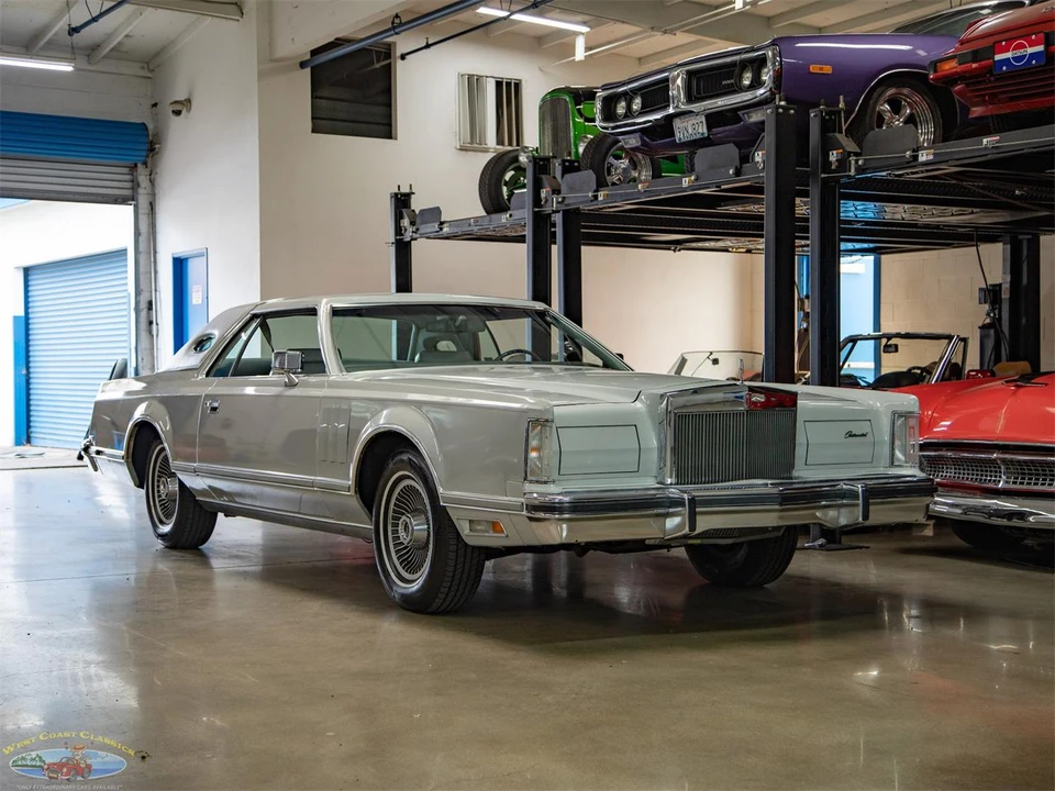 1977 Lincoln Continental 5th Gen - Image 10 of 31
