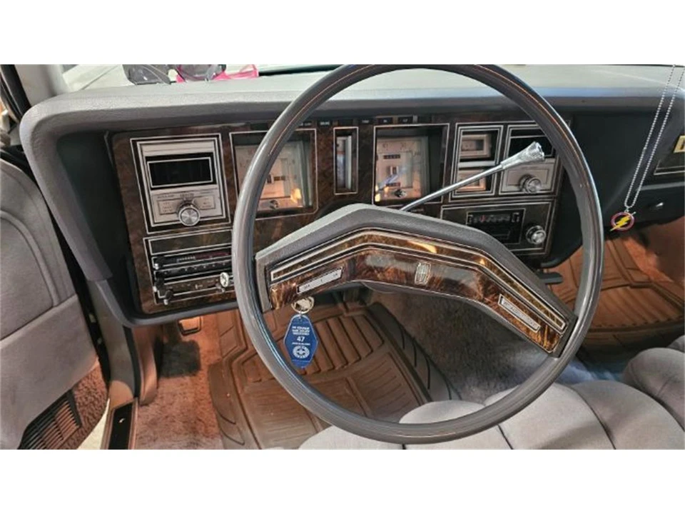 1977 Lincoln Continental 5th Gen - Image 8 of 20