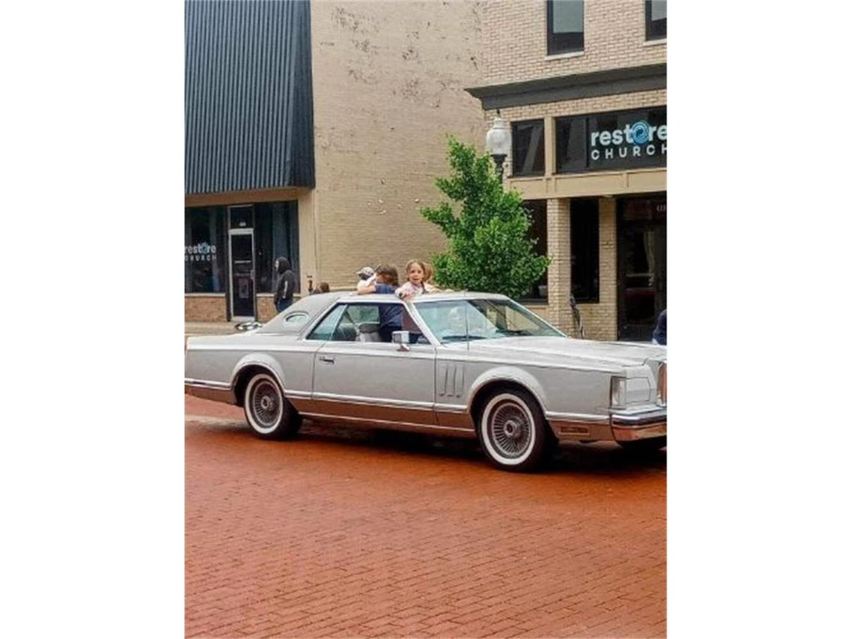1977 Lincoln Continental 5th Gen - Image 7 of 20
