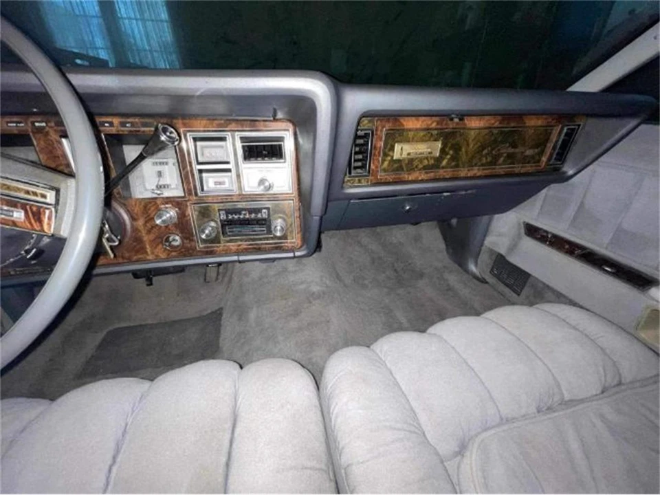 1977 Lincoln Continental 5th Gen - Image 11 of 20