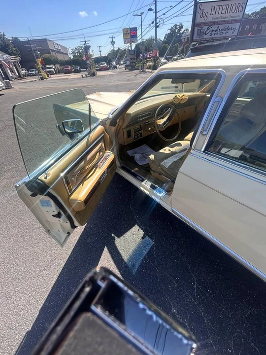 1977 Lincoln Continental 5th Gen - Image 15 of 16