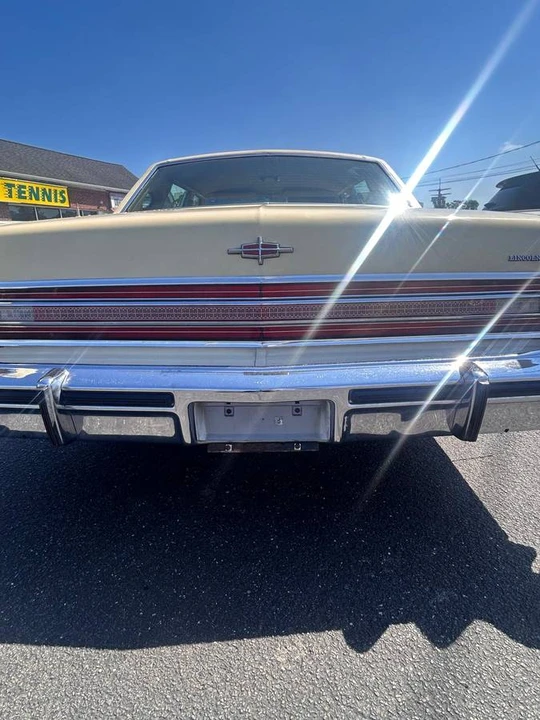 1977 Lincoln Continental 5th Gen - Image 12 of 16