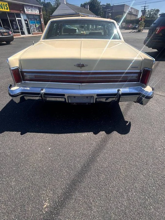 1977 Lincoln Continental 5th Gen - Image 9 of 16