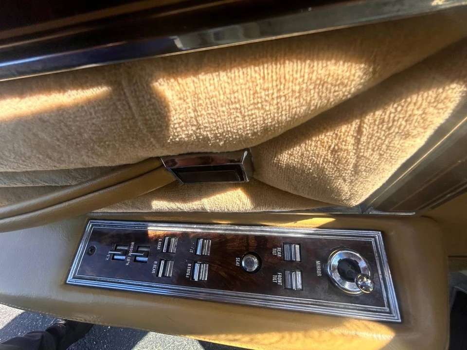 1977 Lincoln Continental 5th Gen - Image 5 of 16