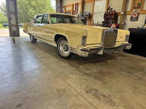1977 Lincoln Continental Executive Sedan 4D