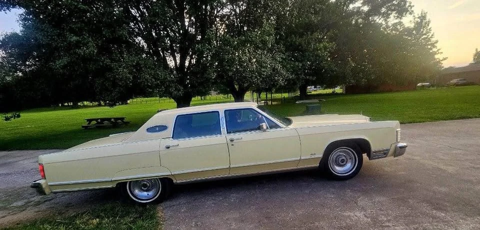 1977 Lincoln Continental 5th Gen - Image 3 of 11