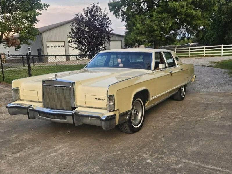 1977 Lincoln Continental 5th Gen - Image 2 of 11