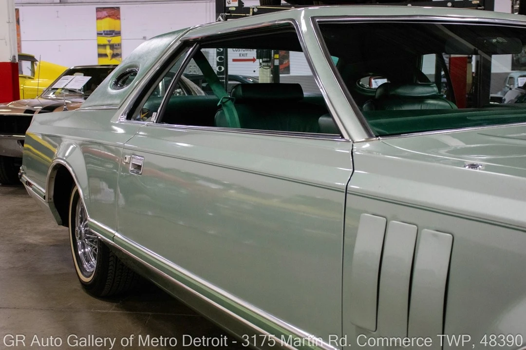 1977 Lincoln Continental Mark V - Image 24 of 31
