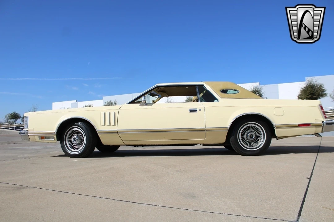 1977 Lincoln Continental Mark V - Image 9 of 12