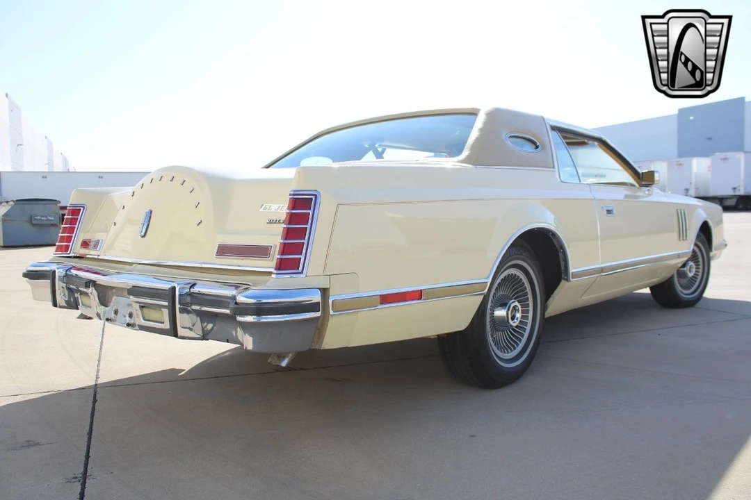 1977 Lincoln Continental Mark V - Image 17 of 21