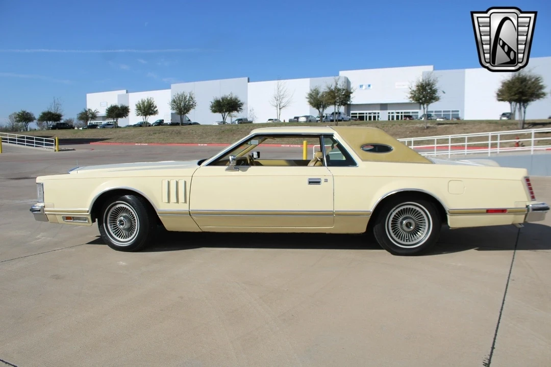 1977 Lincoln Continental Mark V - Image 8 of 12