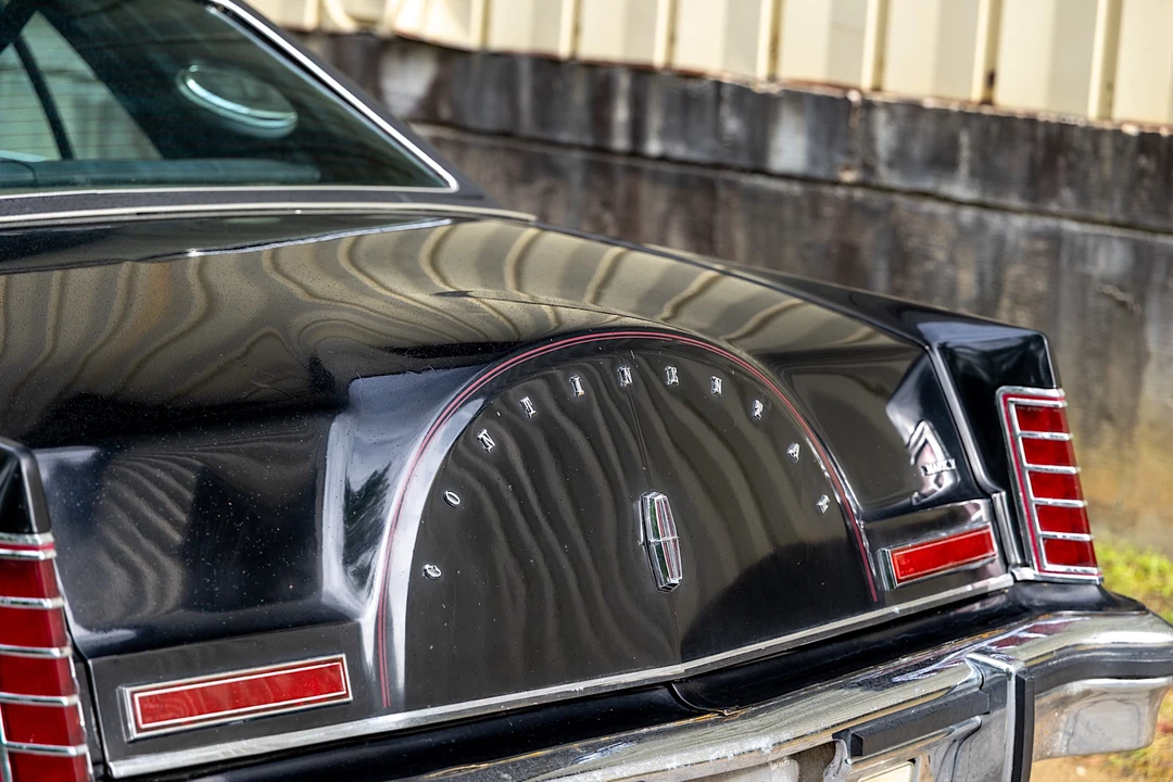 1977 Lincoln Continental Mark V - Image 25 of 31