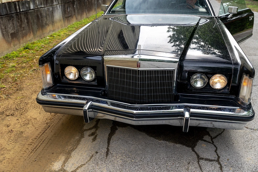 1977 Lincoln Continental Mark V - Image 11 of 31