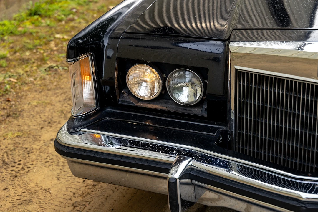 1977 Lincoln Continental Mark V - Image 12 of 31