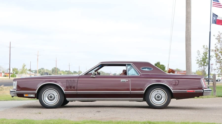 1977 Lincoln Continental Mark V - Image 2 of 12