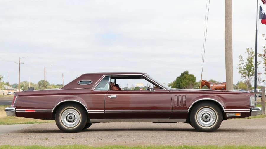 1977 Lincoln Continental Mark V - Image 8 of 12