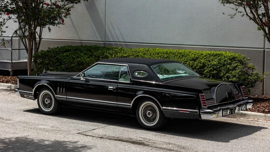 1977 Lincoln Continental Mark V - Image 2 of 31