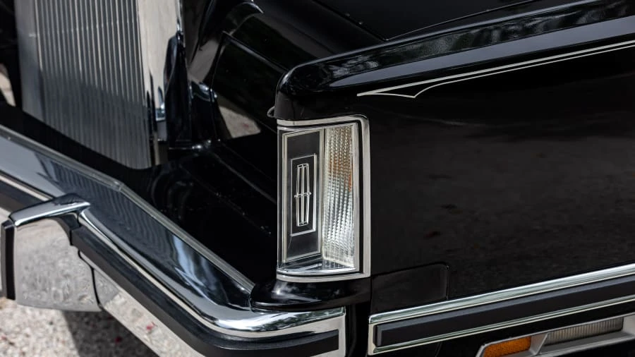1977 Lincoln Continental Mark V - Image 13 of 31