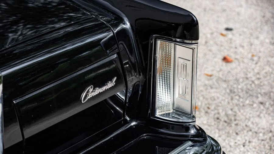 1977 Lincoln Continental Mark V - Image 14 of 31