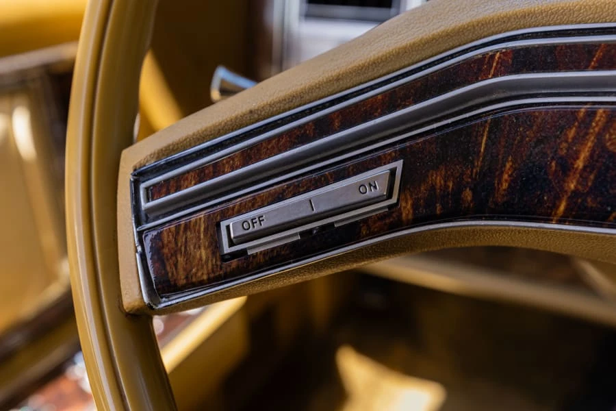 1977 Lincoln Continental Mark V - Image 27 of 31