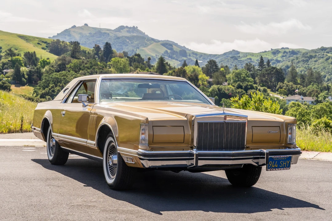 1977 Lincoln Continental Mark V - Image 2 of 31