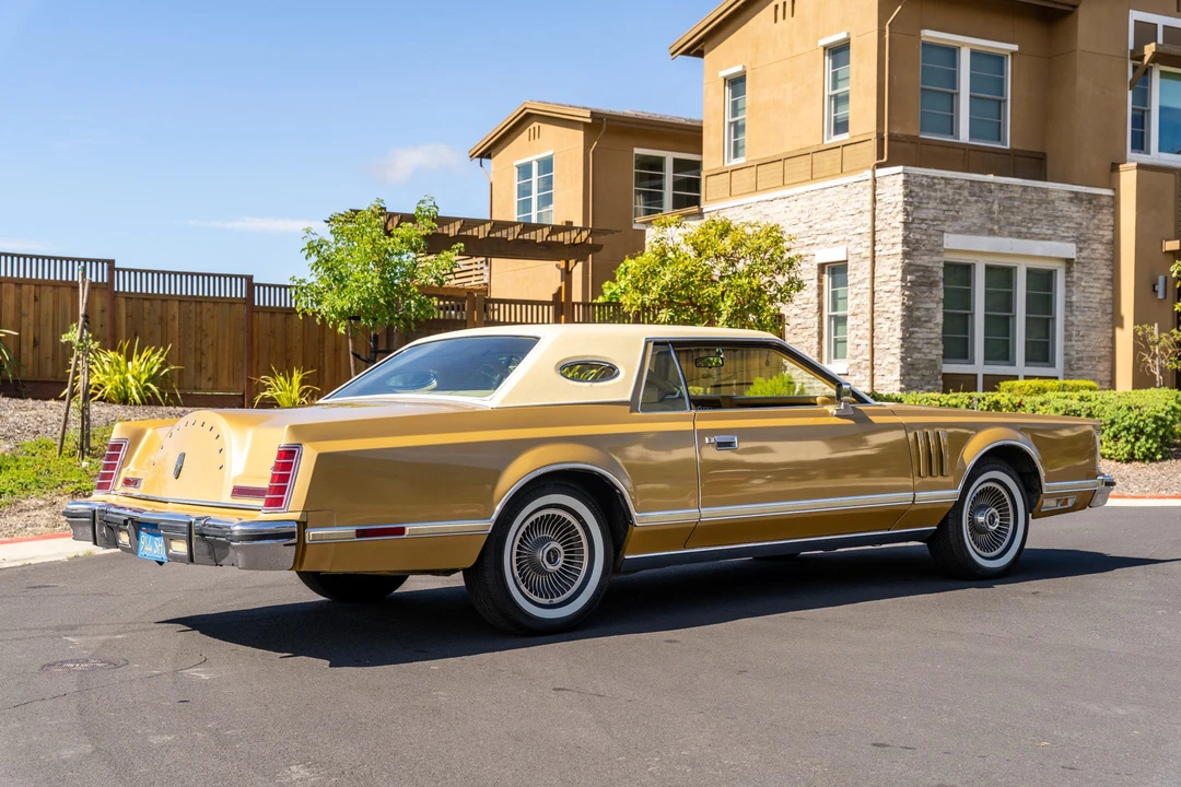 1977 Lincoln Continental Mark V - Image 10 of 31