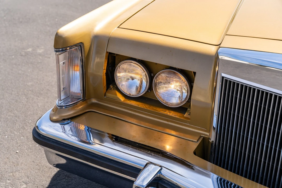 1977 Lincoln Continental Mark V - Image 14 of 31