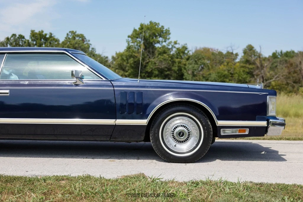 1977 Lincoln Continental Mark V - Image 11 of 12