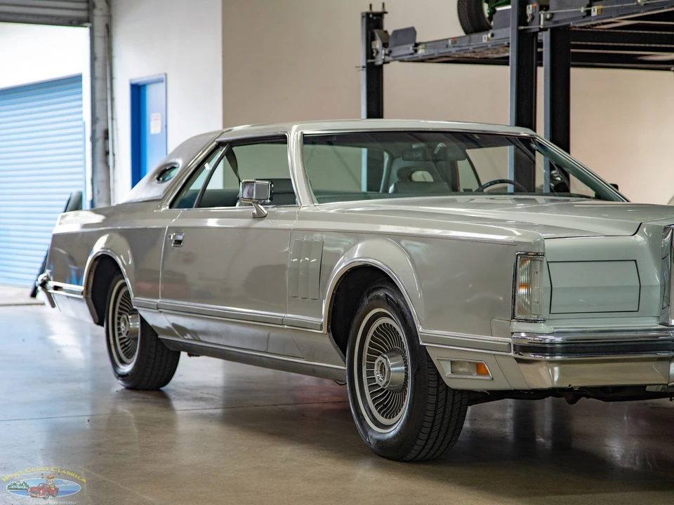 1977 Lincoln Continental Mark V - Image 12 of 31