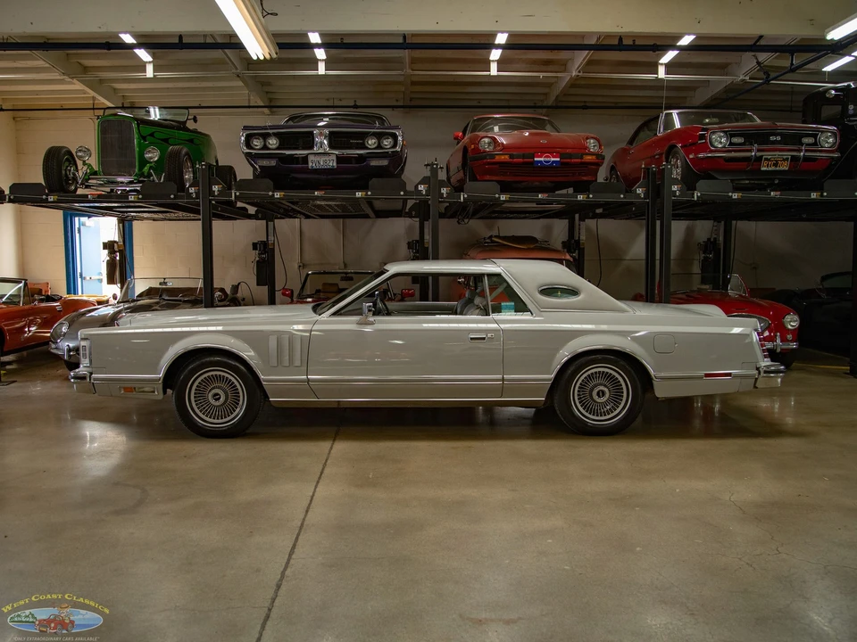 1977 Lincoln Continental Mark V - Image 7 of 31