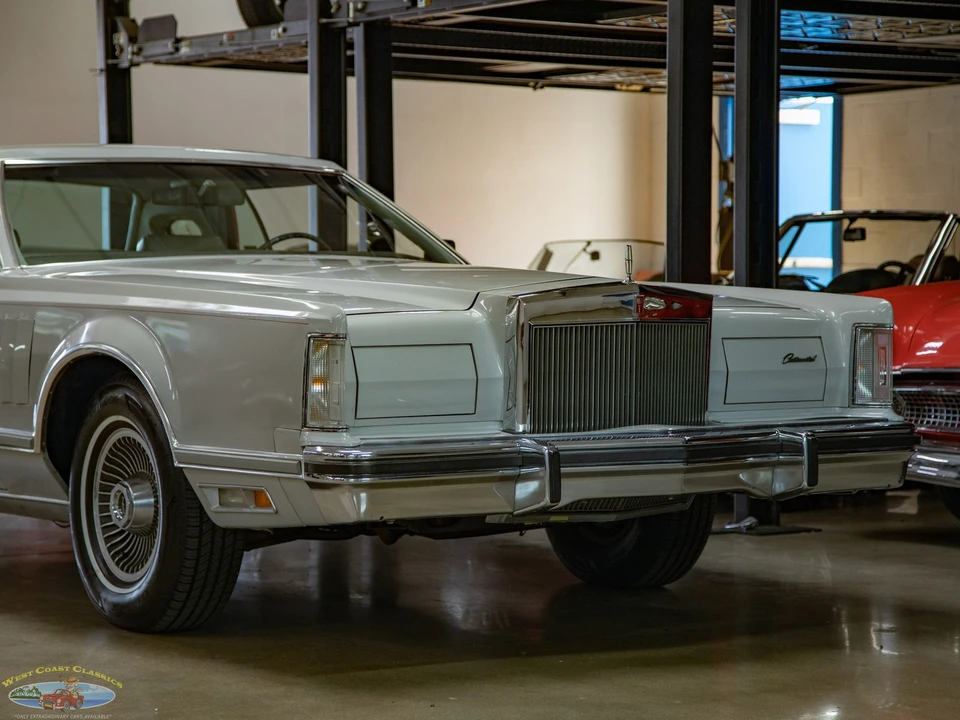 1977 Lincoln Continental Mark V - Image 13 of 31