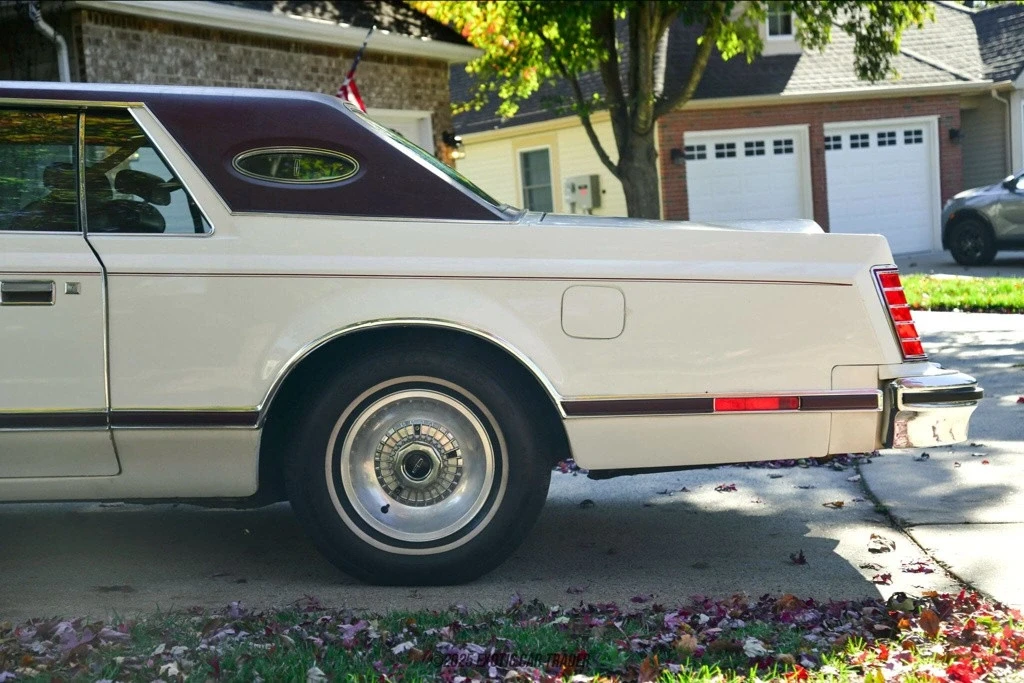 1977 Lincoln Continental Mark V - Image 5 of 12