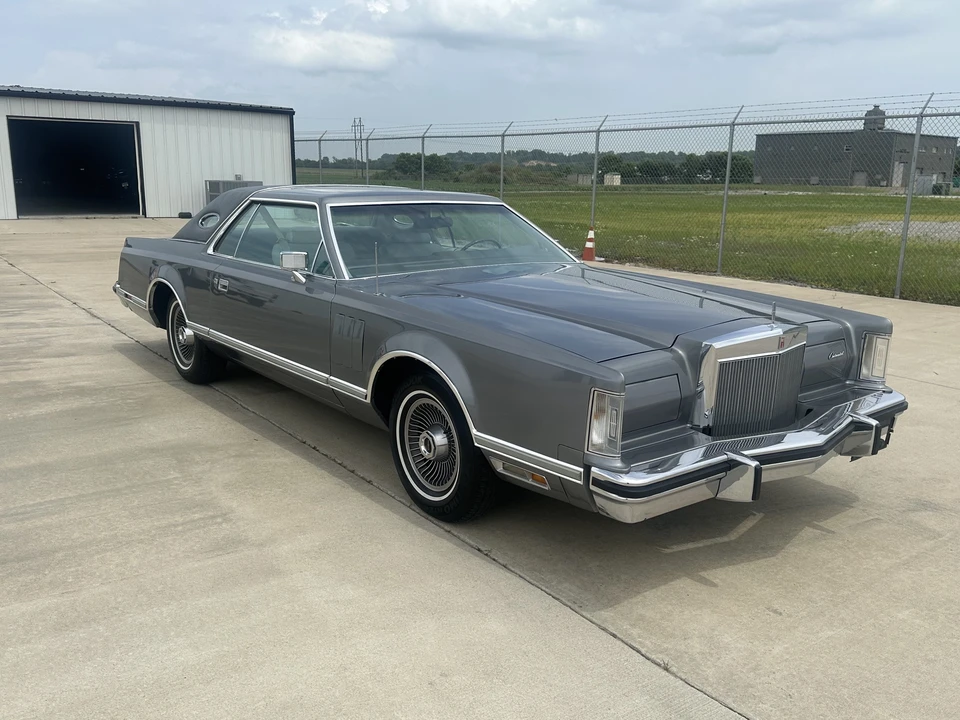 1977 Lincoln Continental Mark V - Image 8 of 31