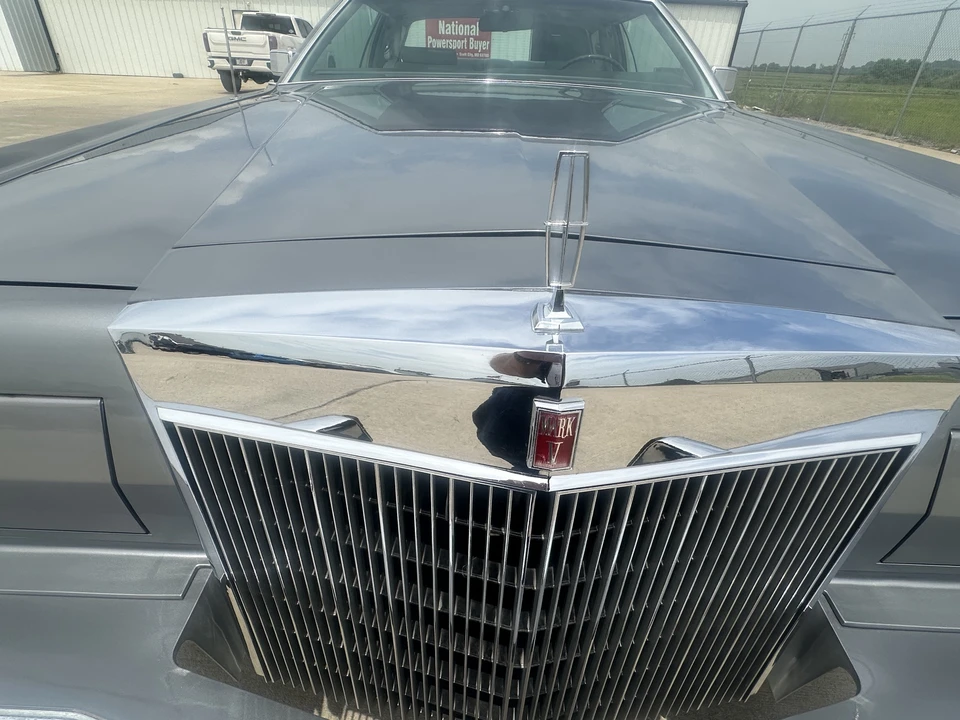 1977 Lincoln Continental Mark V - Image 18 of 31
