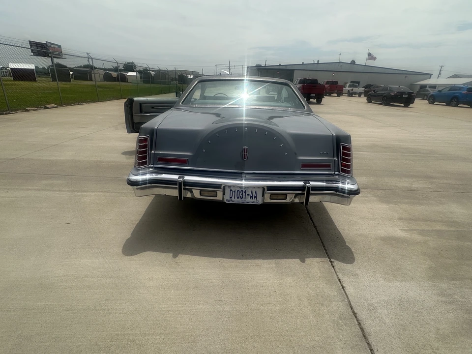 1977 Lincoln Continental Mark V - Image 13 of 31