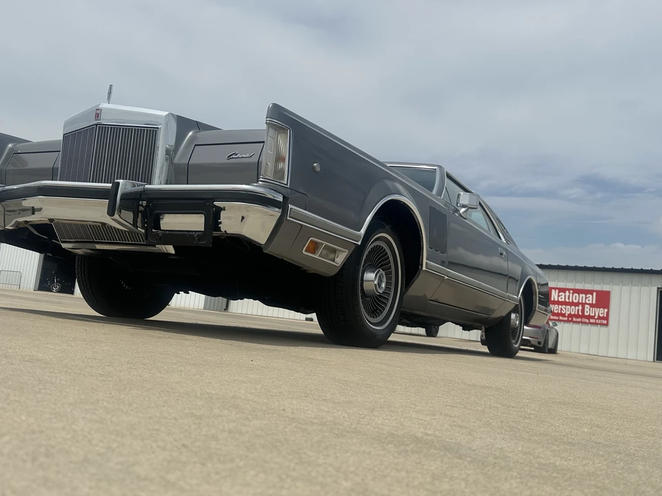 1977 Lincoln Continental Mark V - Image 4 of 31