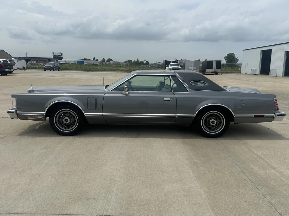 1977 Lincoln Continental Mark V - Image 15 of 31